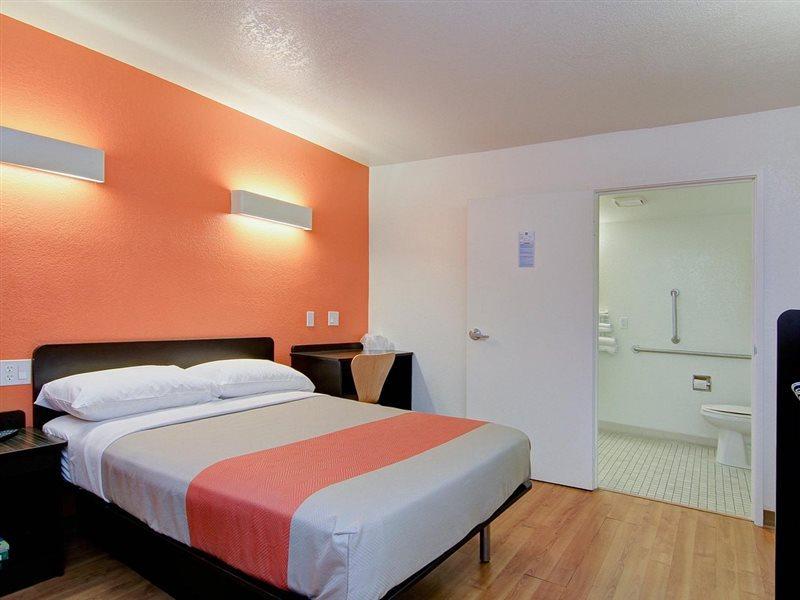 Motel 6 Old Town Scottsdale Fashion Square Exterior foto