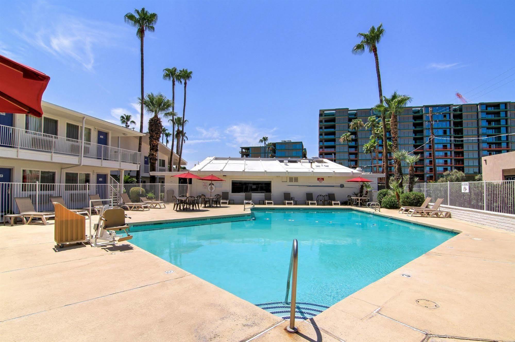 Motel 6 Old Town Scottsdale Fashion Square Exterior foto