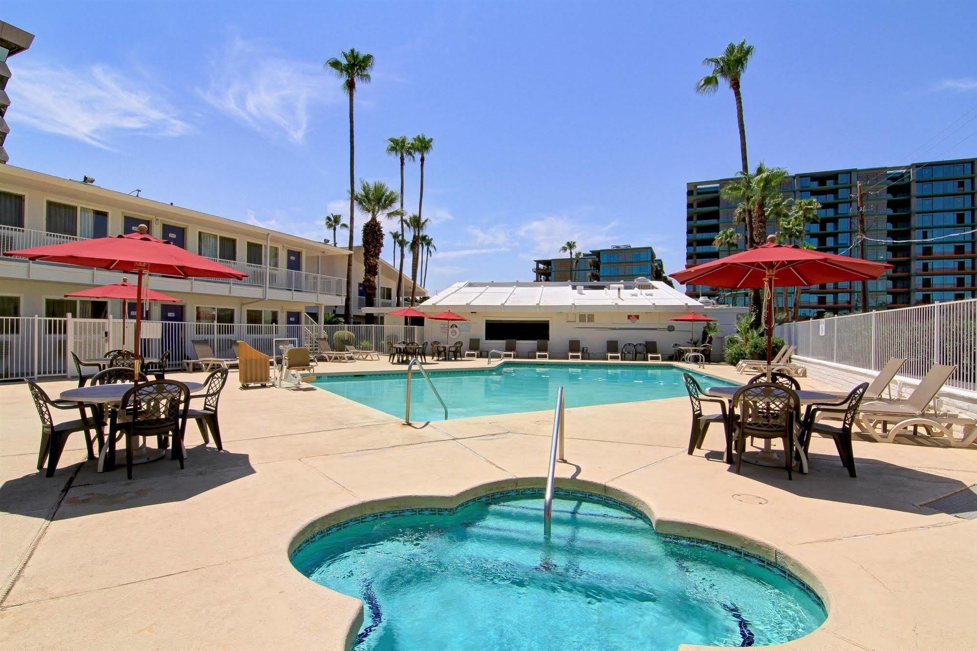 Motel 6 Old Town Scottsdale Fashion Square Exterior foto